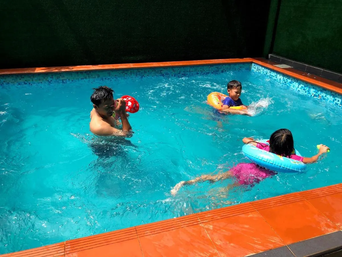 Suria 1 Homestay Jb With Private Pool Johor Bahru
