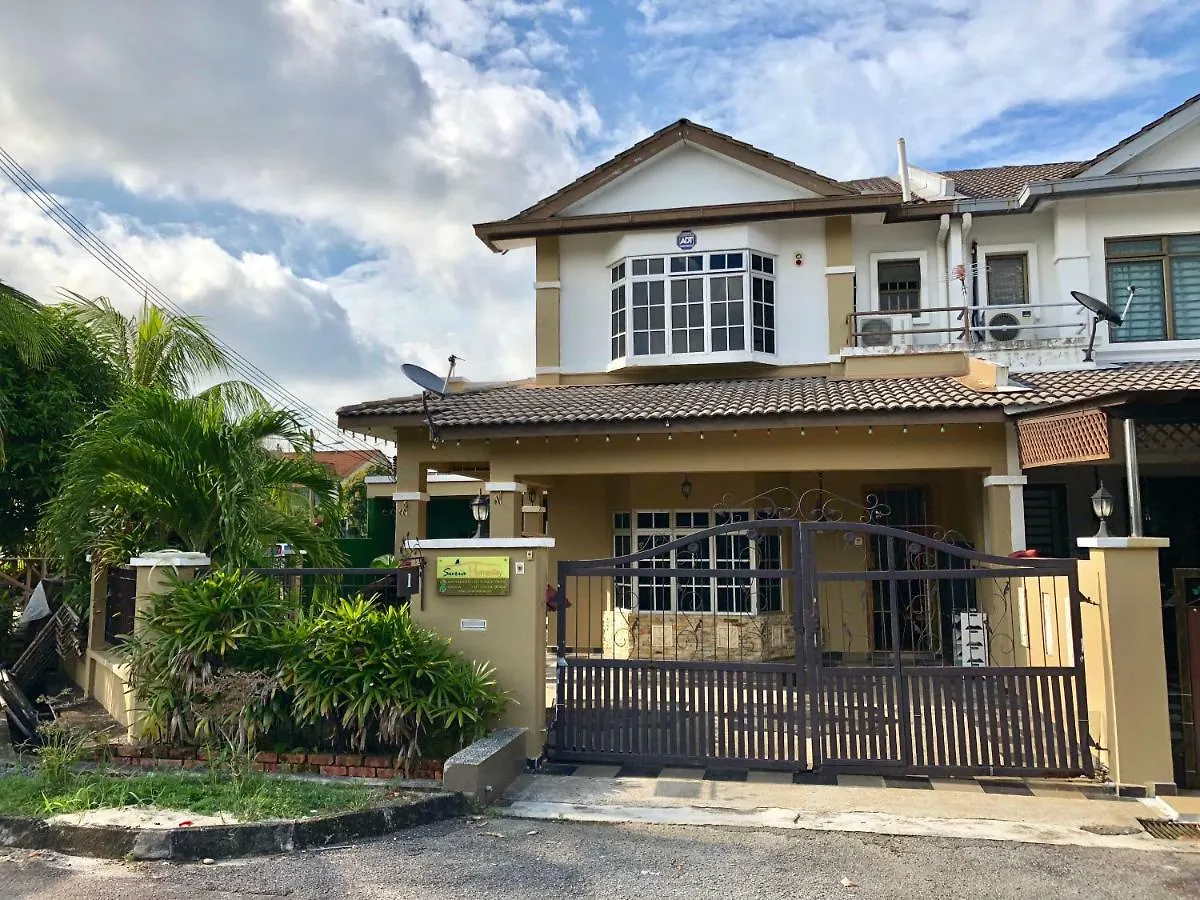 Suria 1 Homestay Jb With Private Pool 0*, Johor Bahru